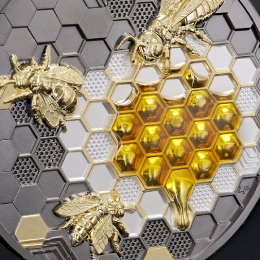 Bionic Genesis Queen Bee 5 oz Silver Coin - Image 6